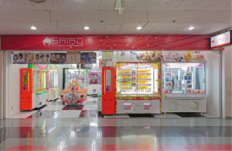 アミューズメントスポット　シャイニー様　ファサードボーダーサイン